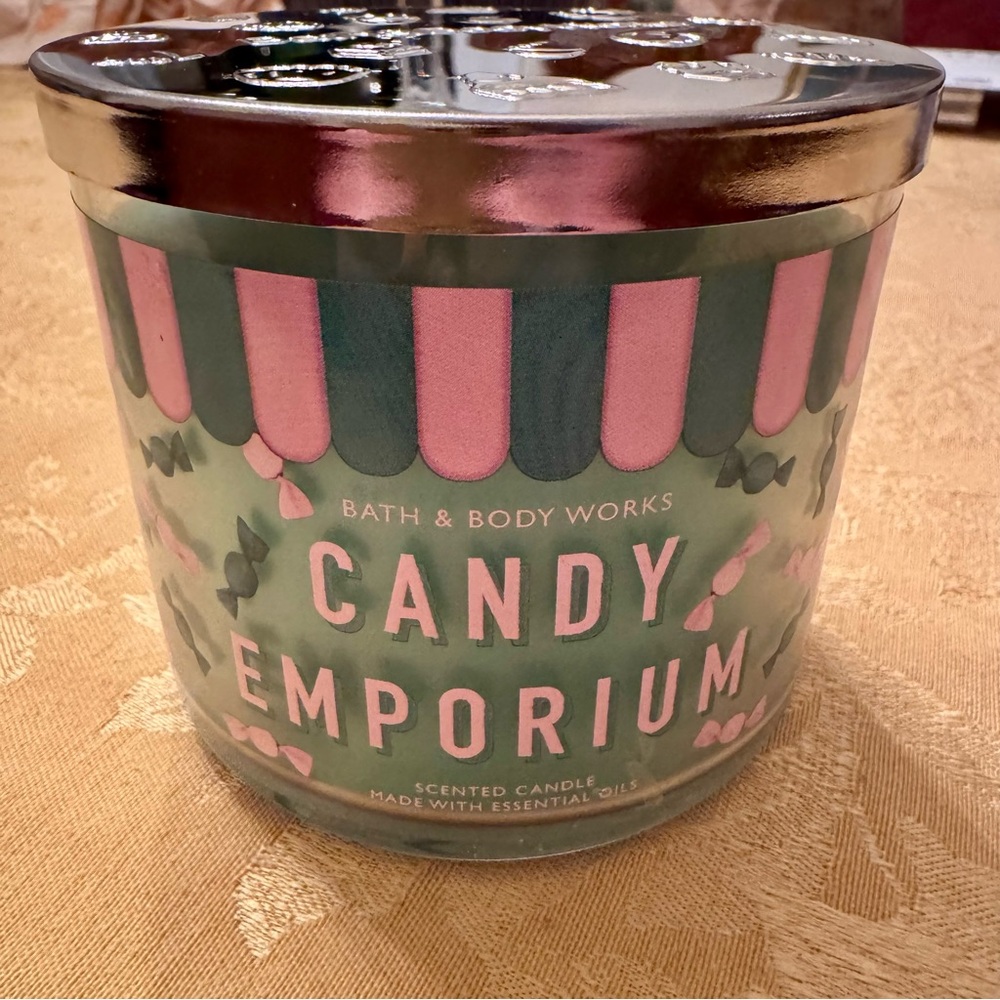 Bath & Body Works Candy Emporium Candle - Green and Pink